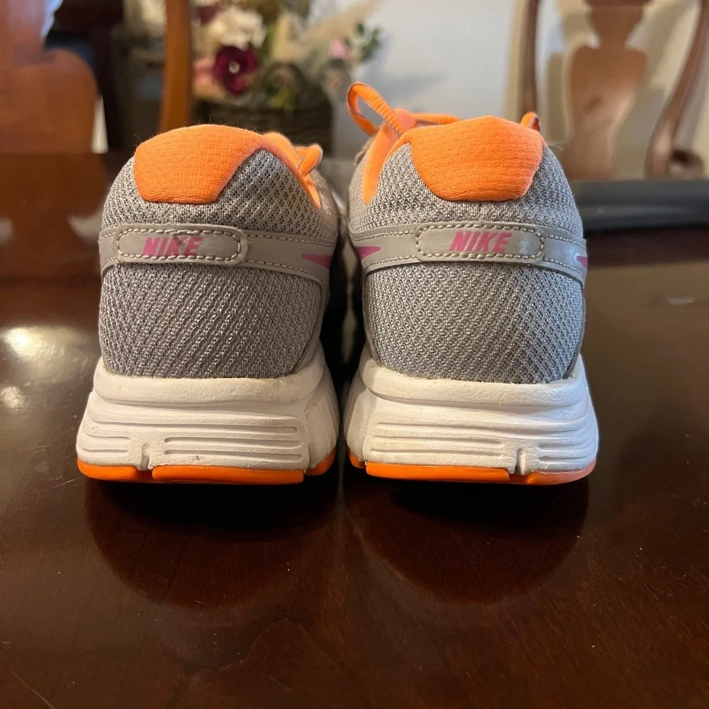 Nike Revolution 2 Athletic Running Shoes Size 9.5 - Picture 5 of 8